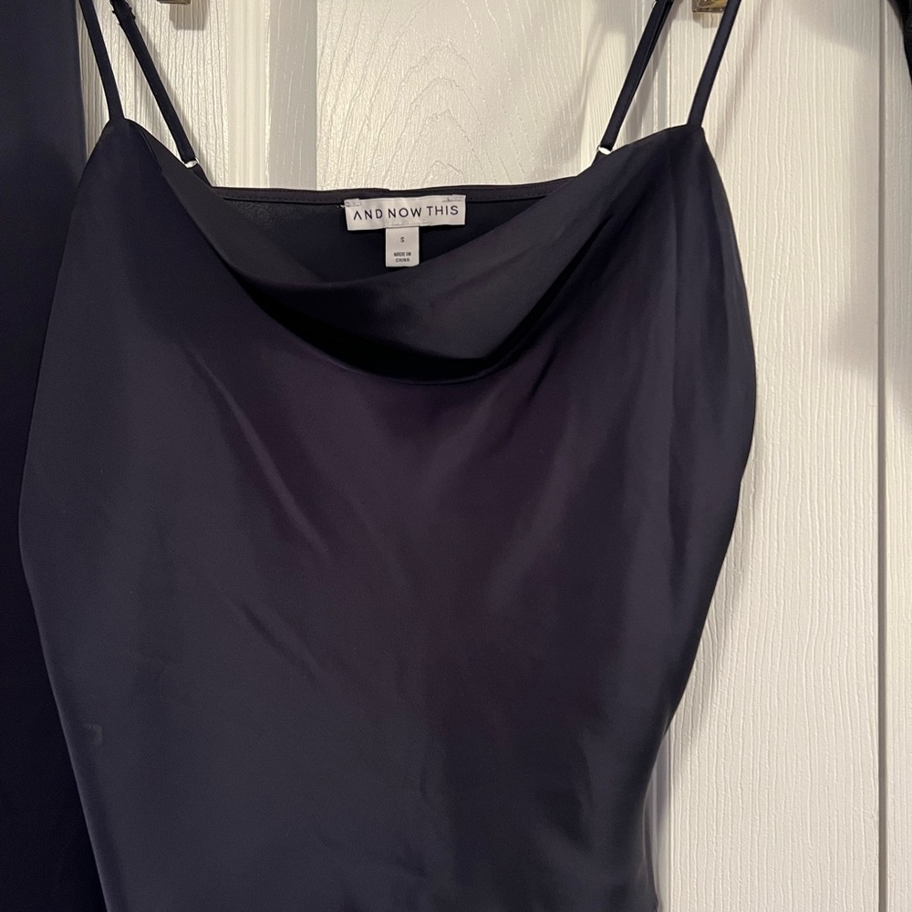 Gorgeous matching satin set in deep Navy - Picture 5 of 8